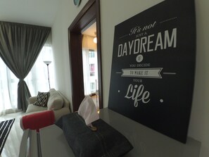 Iron/ironing board, free WiFi - ★Regalia Suites Cosy 1BR w/ WiFi★Infinity Pool KL Towers View★Near LRT and Mall (Kuala Lumpur)
