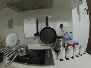 Fridge, cookware/dishes/utensils