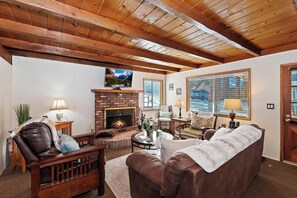 Televisión LCD, chimenea, Netflix y servicios de streaming 