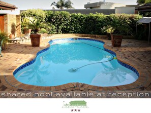 Pool - DeKeurboom Guesthouses. (Green Cottage) (Cape Town)