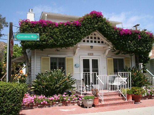359CA: Charming Family Home, 3 Blocks to Beach, Restaurants and Shops
