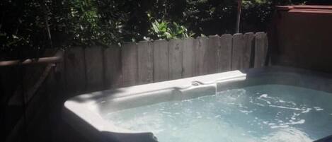 مغطس سبا خارجي