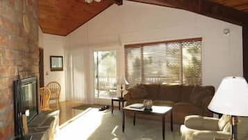 Téléviseur connecté, foyer, Netflix, livres