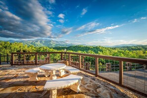 Outdoor dining - Incredible Mansion with Private Indoor Pool and Theater Room (Gatlinburg)
