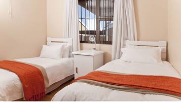 3 bedrooms, iron/ironing board, free WiFi, bed sheets