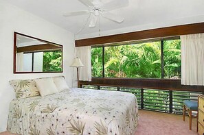 2 bedrooms, iron/ironing board, internet, bed sheets