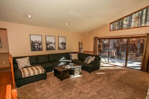 Smart TV, fireplace, table tennis