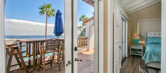 H887: End Villa, Grandiose Ocean Views, 6 Seat Golf Cart, Close to Pool, WIFI