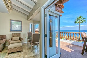 Interior - H887: End Villa, Grandiose Ocean Views, 6 Seat Golf Cart, Close to Pool, WIFI (Avalon)