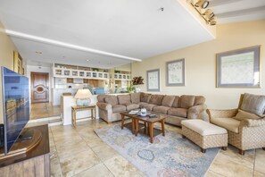 TV - H887: End Villa, Grandiose Ocean Views, 6 Seat Golf Cart, Close to Pool, WIFI (Avalon)