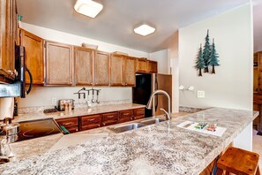 Fridge, microwave, oven, dishwasher - 1Br Value Condo on Shuttle Route (Keystone)