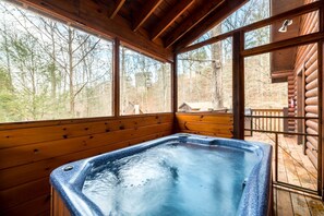 Indoor spa tub