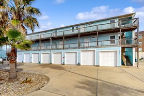 Exterior - Dog-friendly Condo with Pool & Free WiFi - Walk to the Beach (Corpus Christi)