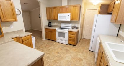 Arroyo City Waterfront - 4 bedrooms - 3 bathrooms -Downriver Location