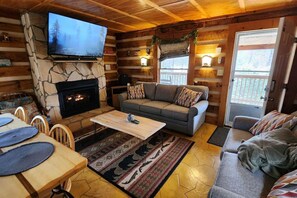 Smart TV, fireplace, stereo
