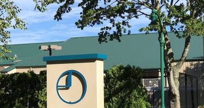 Sea Colony, Walk to Beach & Tennis--Beautiful, Sparkling Clean Getaway!