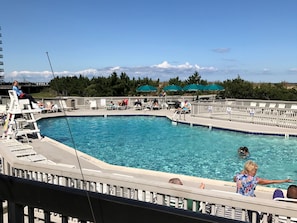 Piscine intérieure, piscine extérieure
