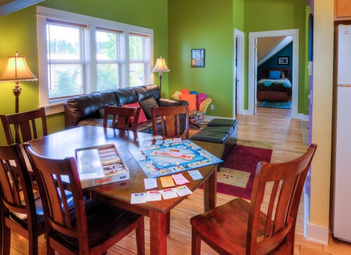 1 Schlafzimmer, Schlafmöglichkeiten für 6 Schritte von Friday Harbor San Juan Island Ferry, Washington