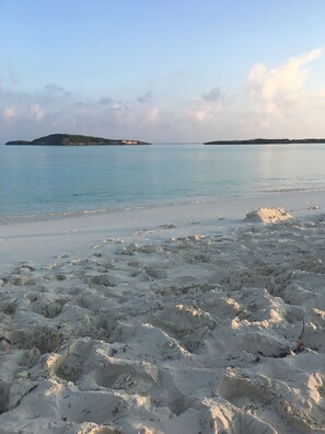 Beach nearby, sun loungers, beach towels