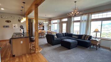 Smart TV, fireplace, video games, DVD player