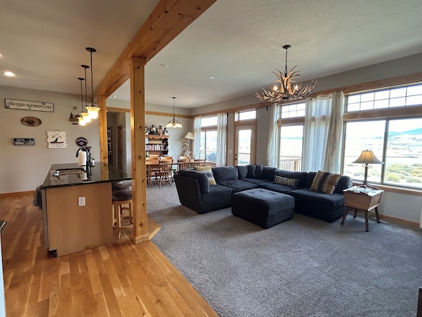 Smart TV, fireplace, video games, DVD player
