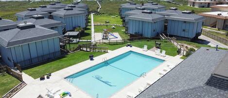 Lämmitetty uima-allas