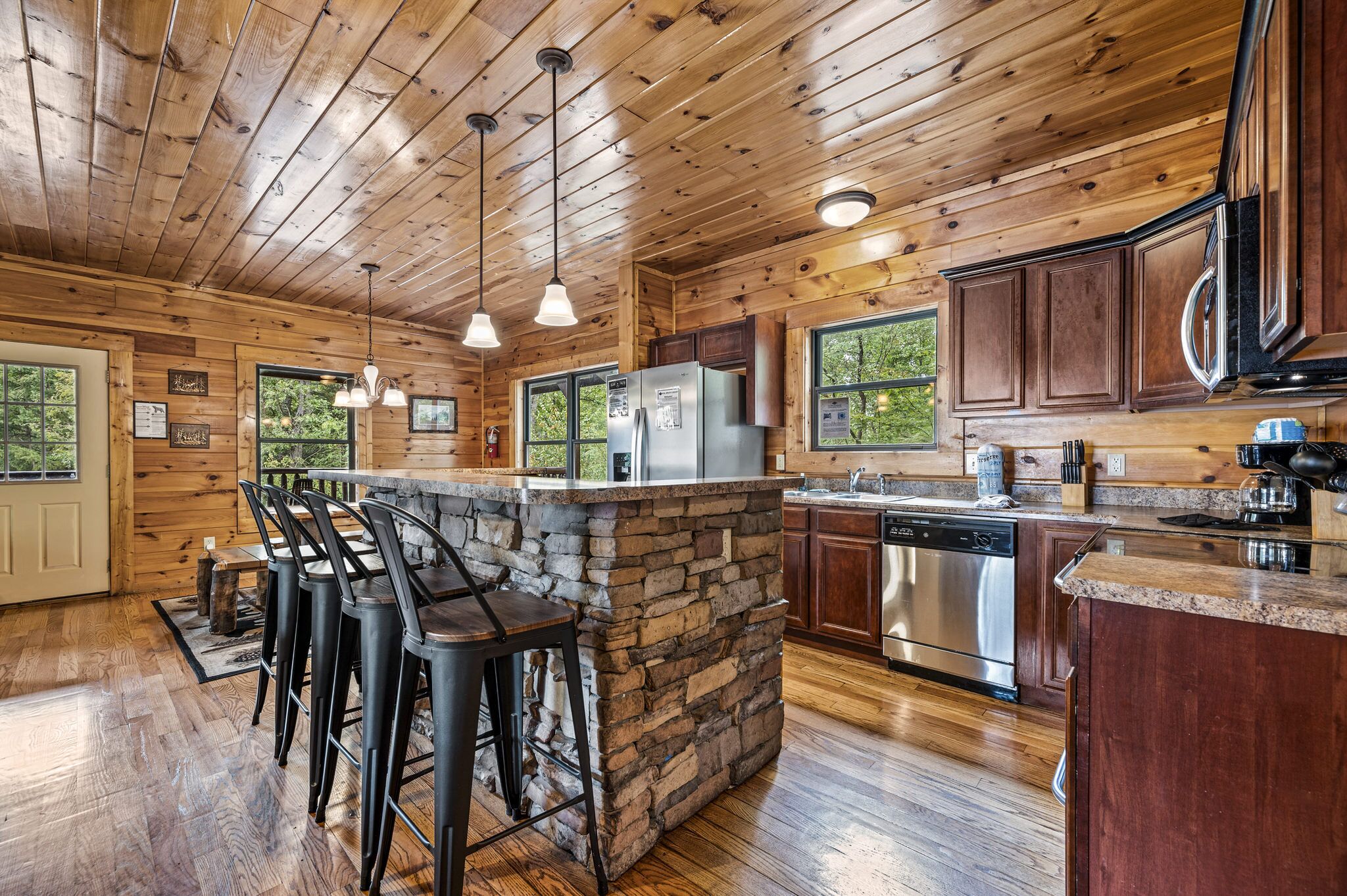 ثلاجة، ميكروويف، فرن، موقد طهي مسطح