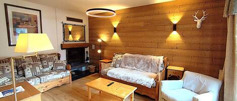 Télévision, cheminée