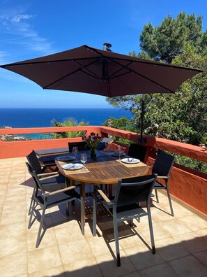 Outdoor dining - VILLA DOMISE - PRIVATE POOL - TARCO- 3***- CLIM-WIFI (TARCO CONCA)