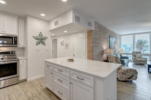 Fridge, microwave, oven, stovetop - Great condo on the Ship Channel with heated community pool and private pier! (Port Aransas)