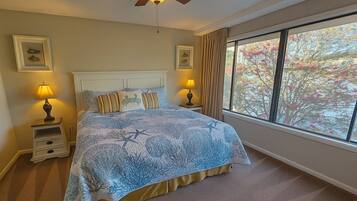 2 bedrooms, pillow-top beds, iron/ironing board, free WiFi