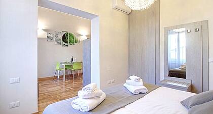 Elegant Apartment In The Noblest District Of Florence