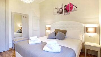 2 Schlafzimmer, Zimmersafe, Schreibtisch, BĂŒgeleisen/BĂŒgelbrett