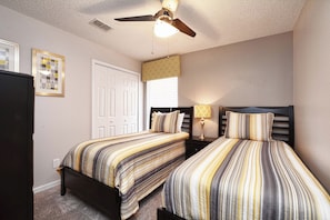 4 habitaciones, tabla de planchar con plancha y wifi gratis