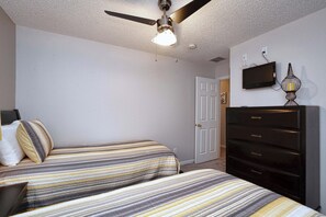 4 bedrooms, iron/ironing board, WiFi (free), bed sheets