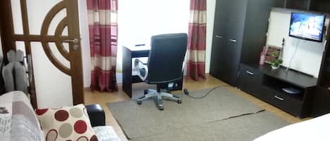 2 bedrooms, iron/ironing board, Internet, bed sheets