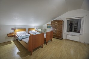 2 bedrooms, WiFi, bed sheets - Rooms in older, charming accommodation (Sandefjord)