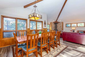 Dining - YELP37 - Private Indoor Pool + Hot Tub, A/C, Foosball (Sunriver)