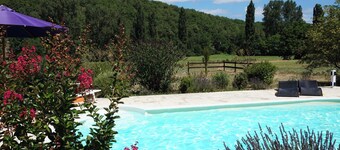 Homerez - Elegant Villa in Léobard, Private Pool