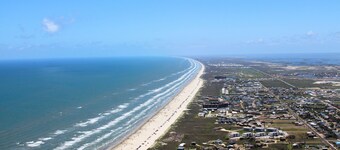 Cutest cottage in all of Port A! Short Walk to the beach!