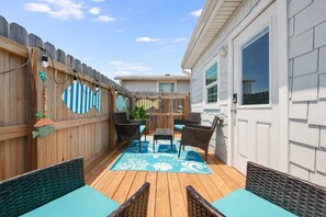 Terrace/patio - Have the privacy of a cottage with the price of a hotel! This upscale cottage ha (Port Aransas)