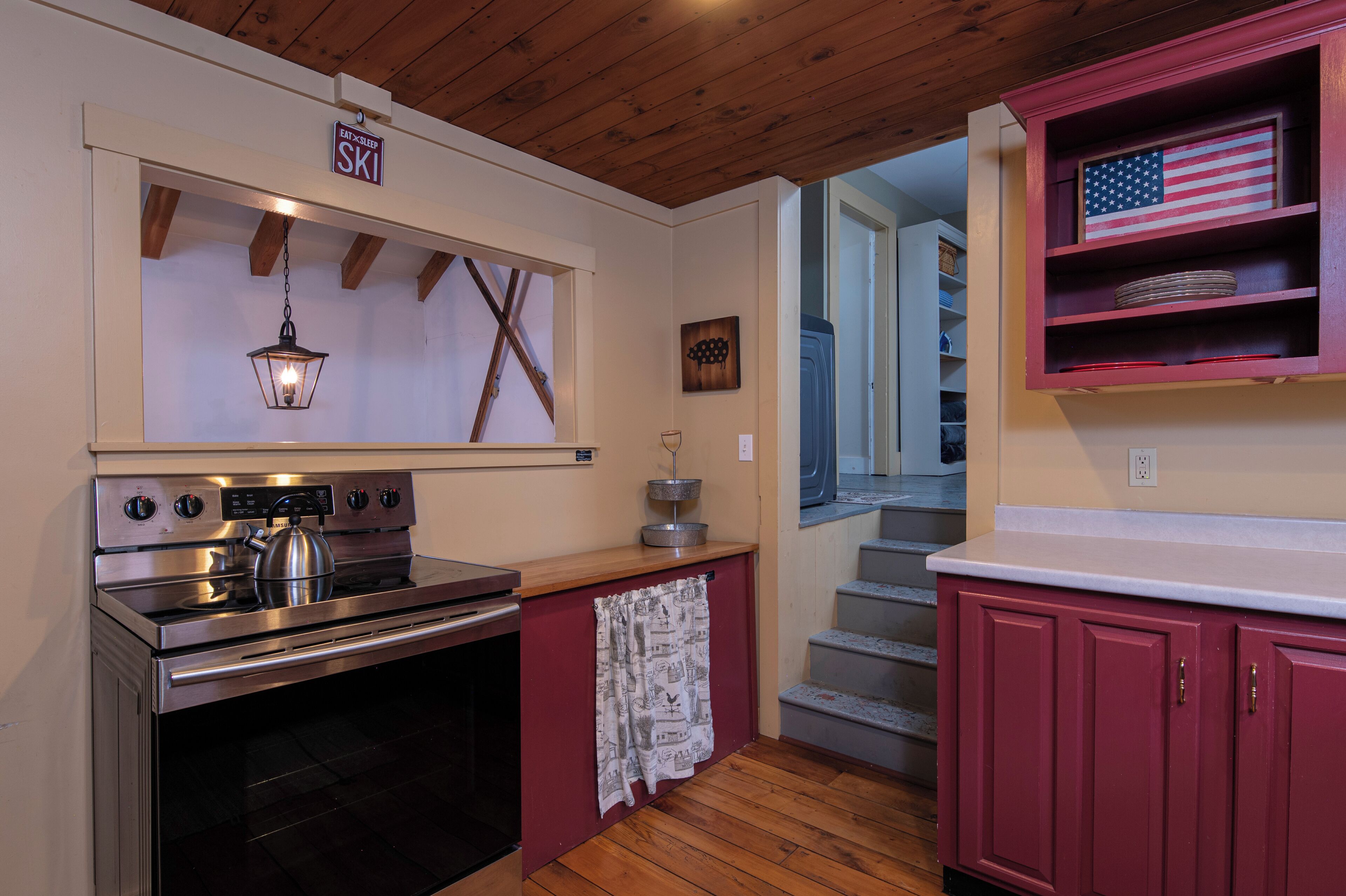 雪櫃、微波爐、焗爐、爐具