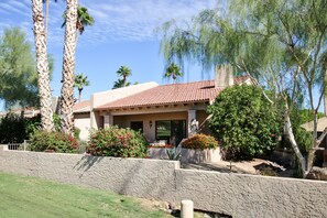 Exterior - Rio Verde Townhouse overlooking the golf course. (Rio Verde)