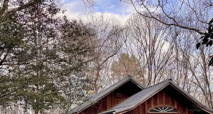 Peace-in-the-Forest Retreat - Singles, Couples, Artists, Forest Lovers