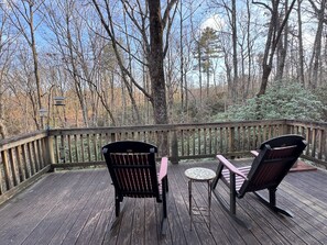 Property grounds - Peace-in-the-Forest Retreat - Singles, Couples, Artists, Forest Lovers (Pickens)