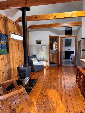 Interior - Peace-in-the-Forest Retreat - Singles, Couples, Artists, Forest Lovers (Pickens)