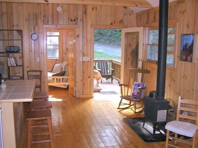 Peace-in-the-Forest Retreat - Singles, Couples, Artists, Forest Lovers