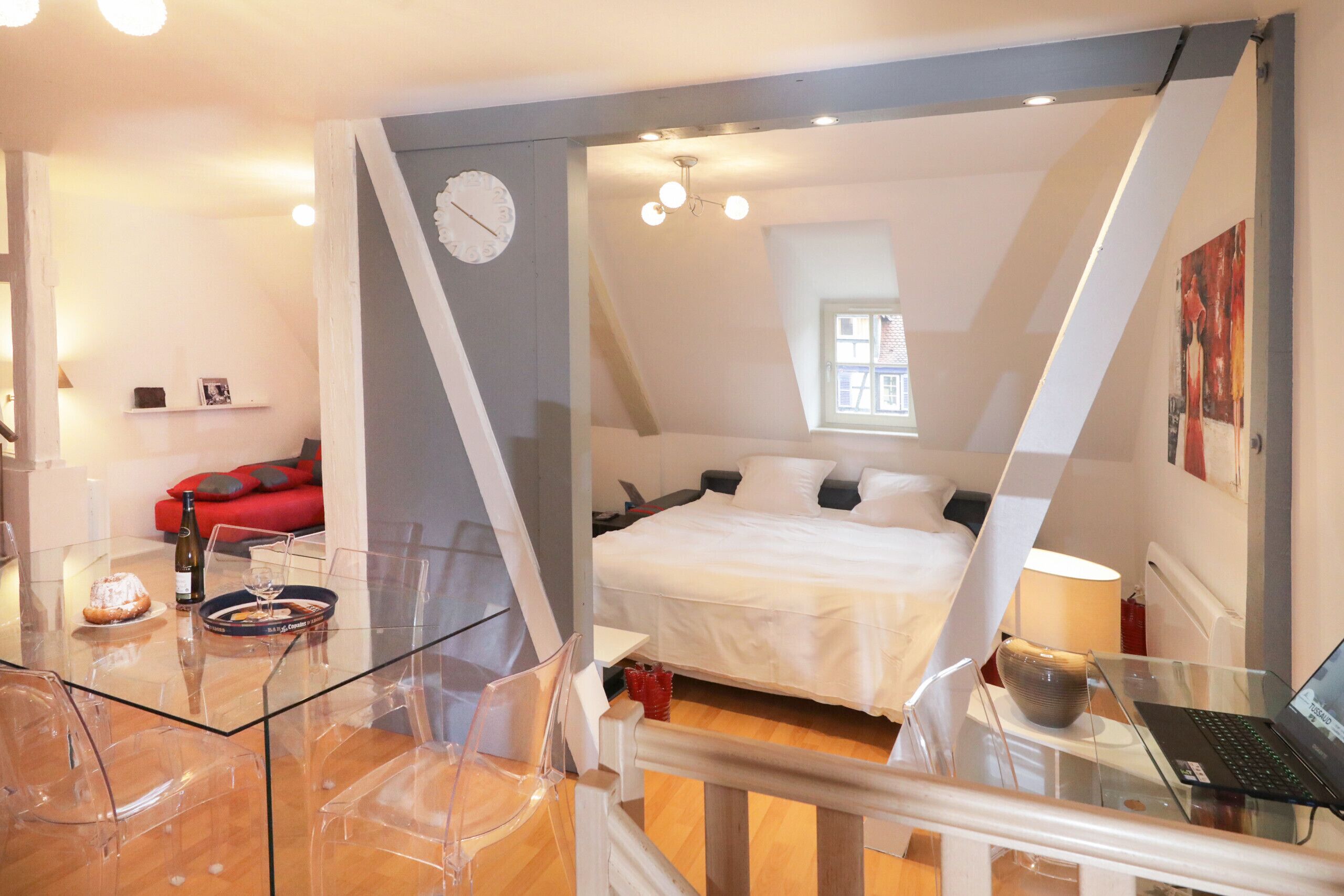 2 bedrooms, desk, iron/ironing board, travel crib