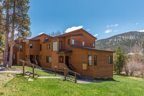 Exterior - Keystone Townhome Close to Shuttle for Lifts & Short Walk to Lakeside Village (Keystone)