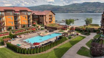 Piscine extérieure, piscine chauffée